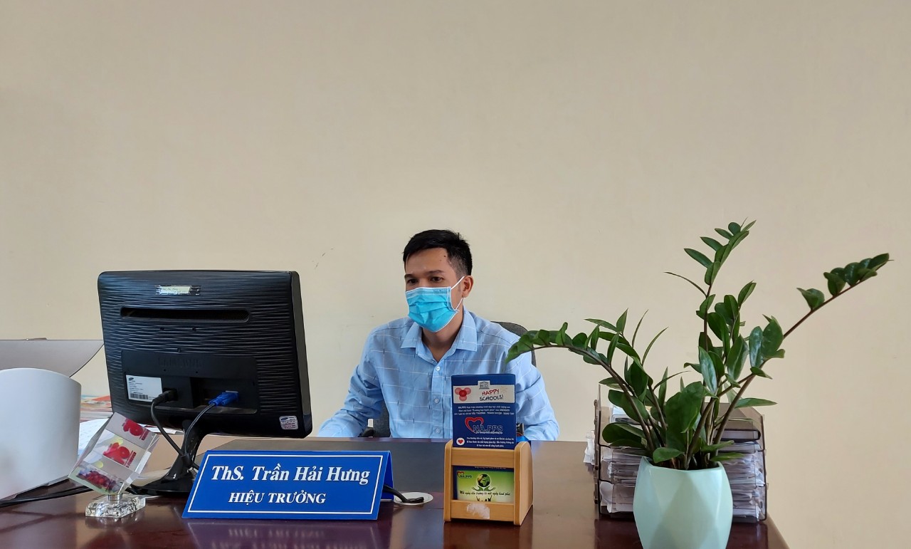 Thầy Trần Hải Hưng, Hiệu trưởng trường TH và THCS Thực hành sư phạm Nghệ An